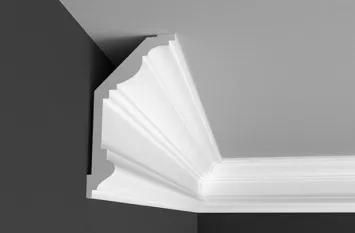 Colagem de Materiais de Decoração