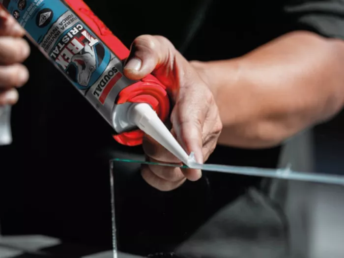 Cola e Veda Aplicação T-Rex Cristal da Soudal